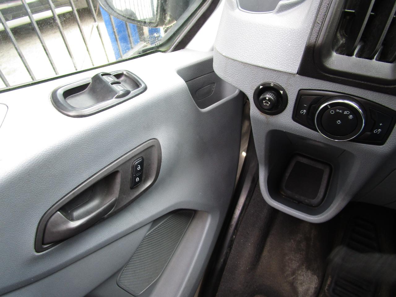 Ford Transit Wagon T-350 148" Low Roof XLT Swing-Out RH Dr 2016