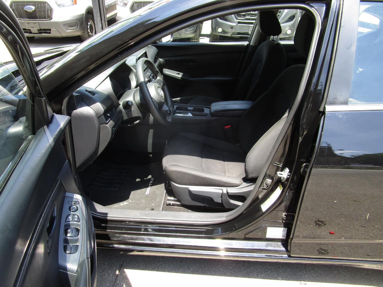Nissan Sentra S CVT 2025