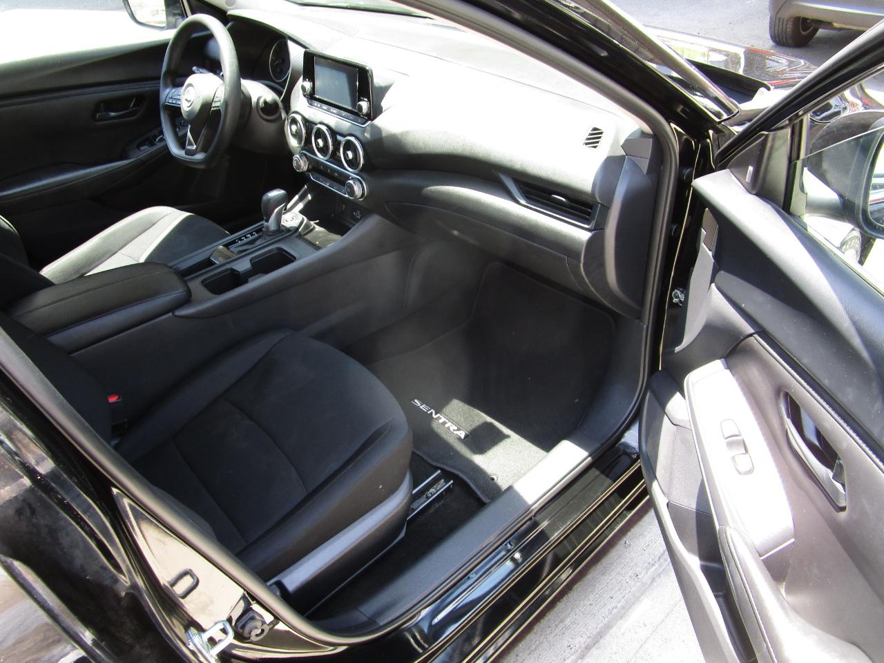 Nissan Sentra S CVT 2025