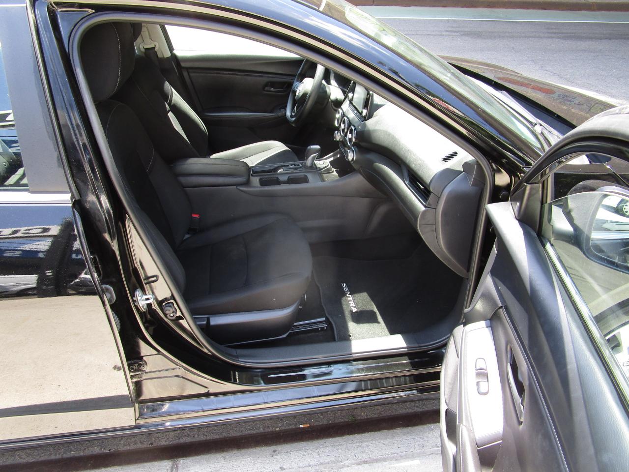 Nissan Sentra S CVT 2025