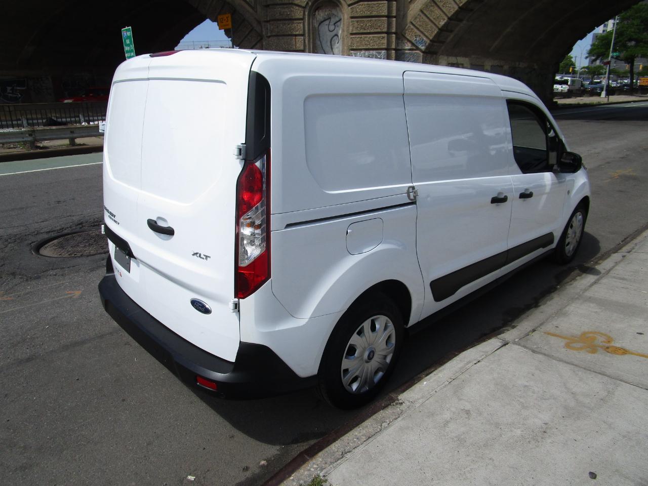 Ford Transit Connect Van XLT LWB w/Rear Symmetrical Doors 2022