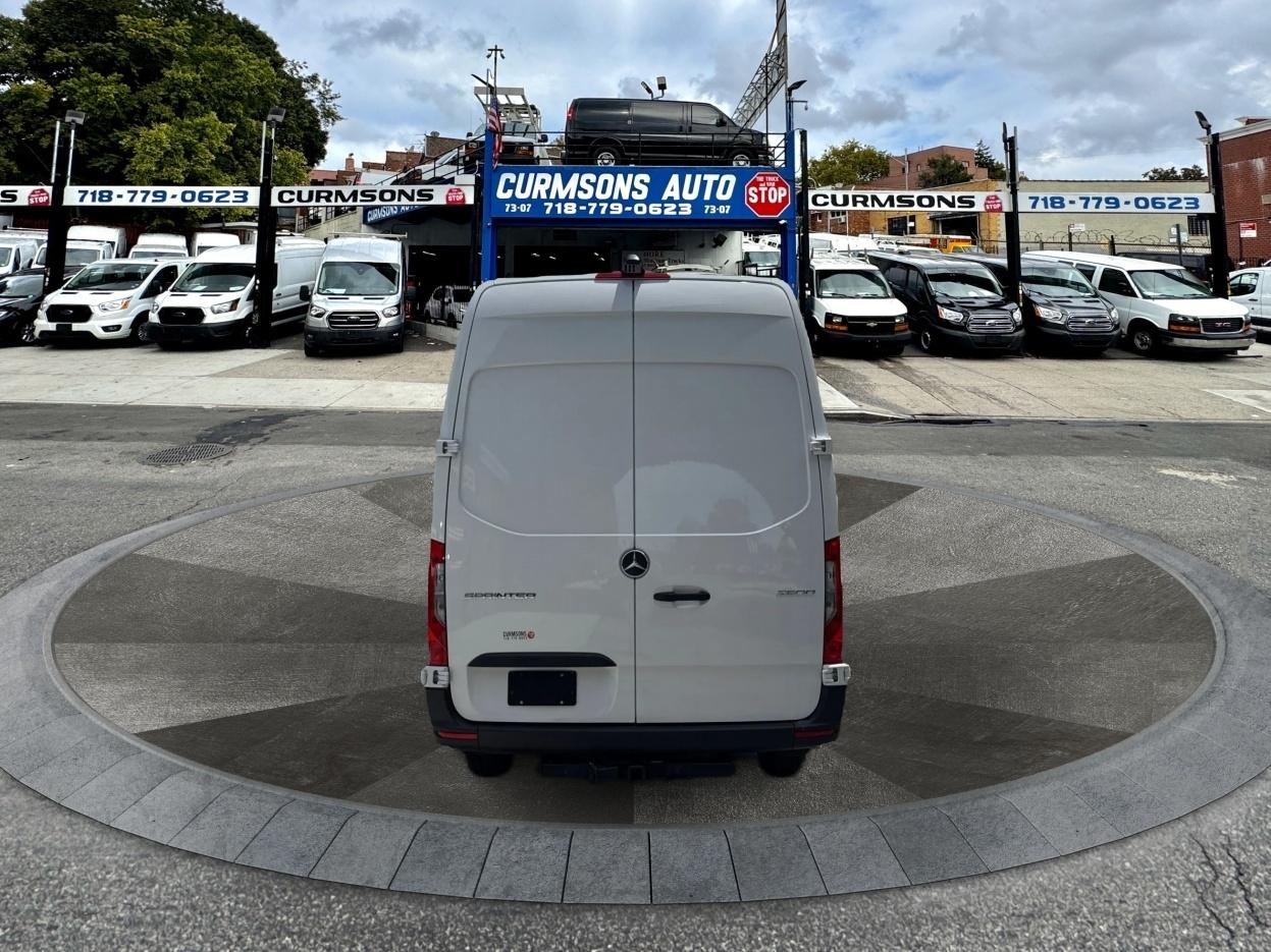 Mercedes-Benz Sprinter Cargo Van 2500 High Roof I4 Diesel 170" RWD 2025