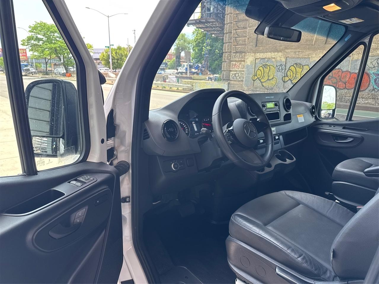 Mercedes-Benz Sprinter Cargo Van 2500 High Roof I4 Diesel 170" RWD 2025