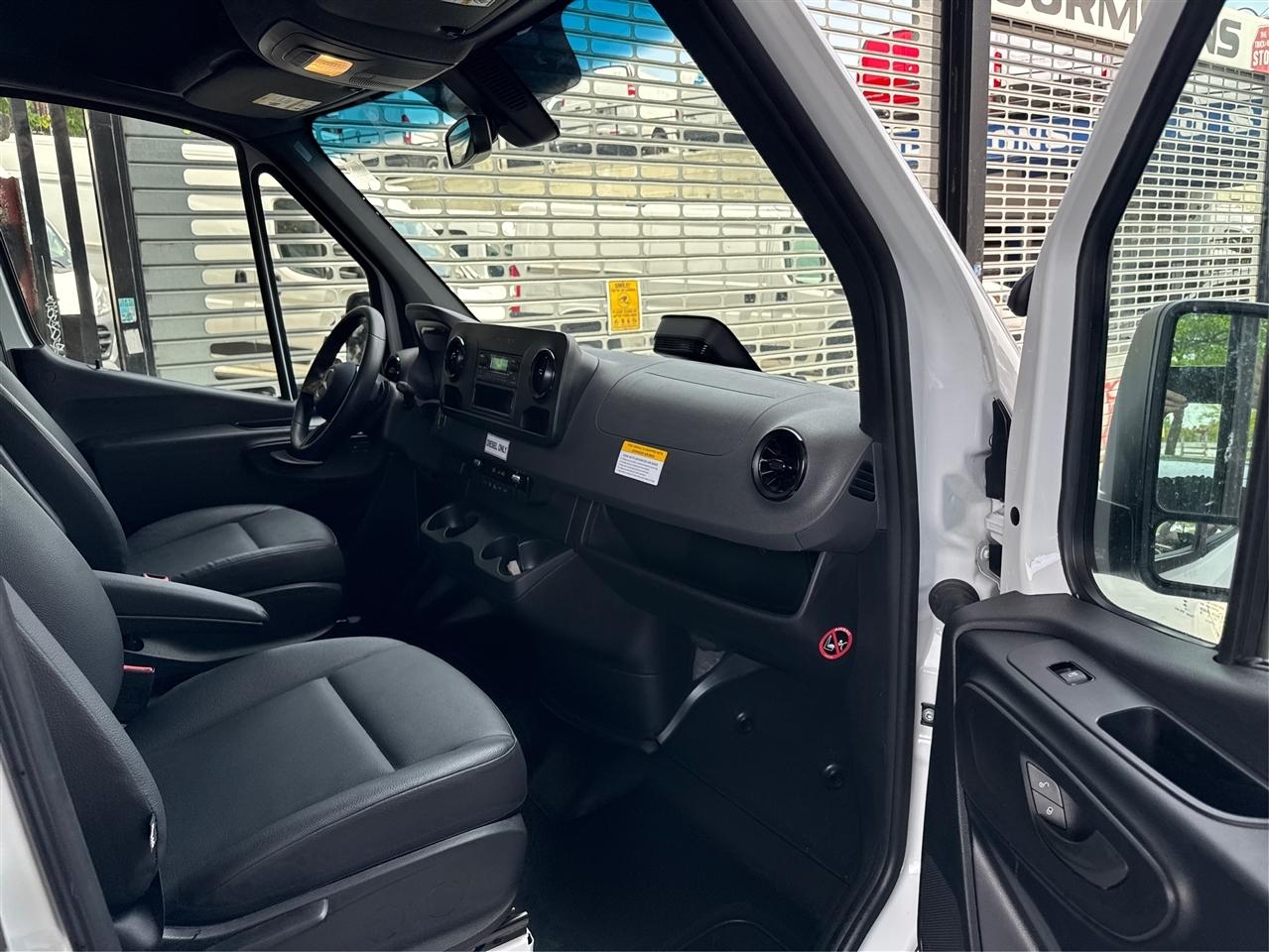 Mercedes-Benz Sprinter Cargo Van 2500 High Roof I4 Diesel 170" RWD 2025