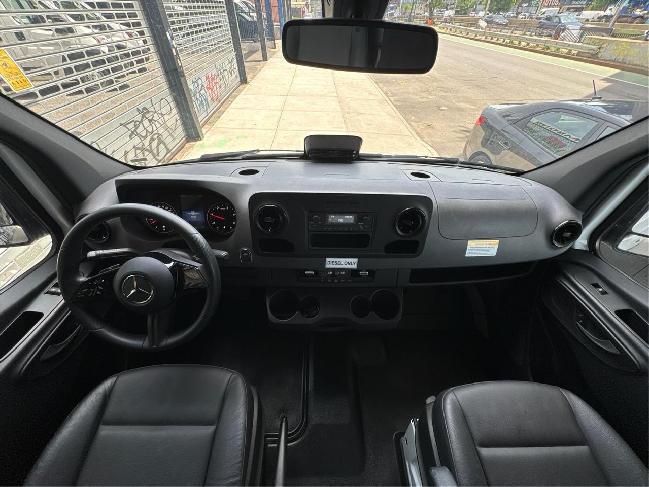 Mercedes-Benz Sprinter Cargo Van 2500 High Roof I4 Diesel 170" RWD 2025