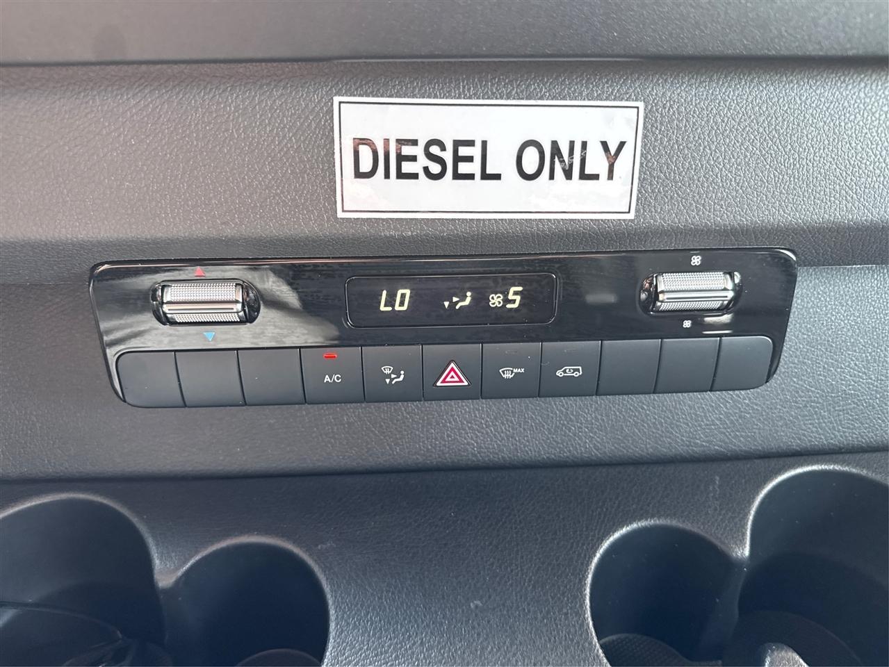 Mercedes-Benz Sprinter Cargo Van 2500 High Roof I4 Diesel 170" RWD 2025