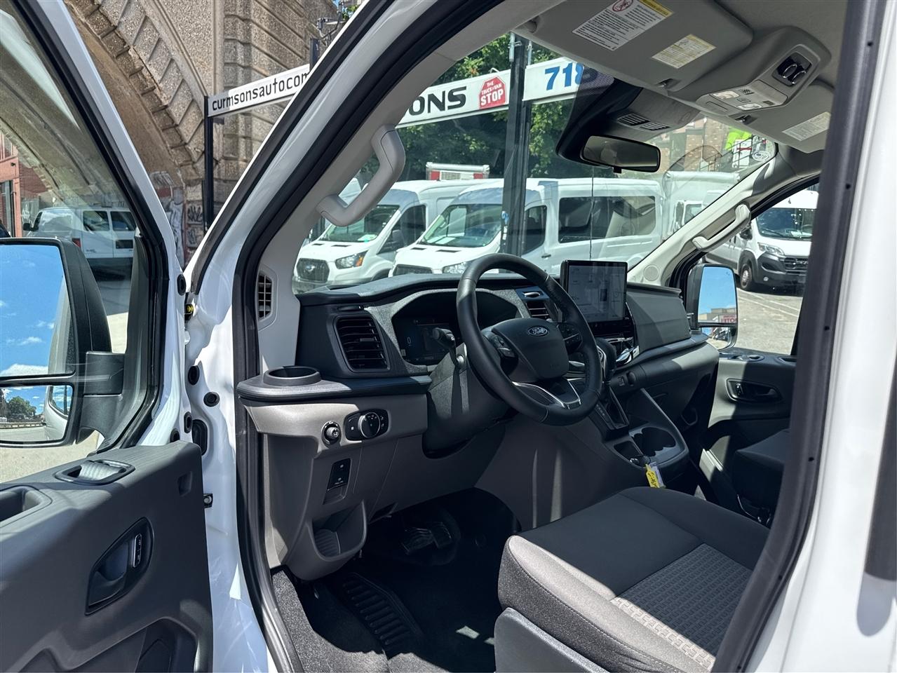 Ford Transit Passenger Wagon T-350 148" Low Roof XLT RWD 2026