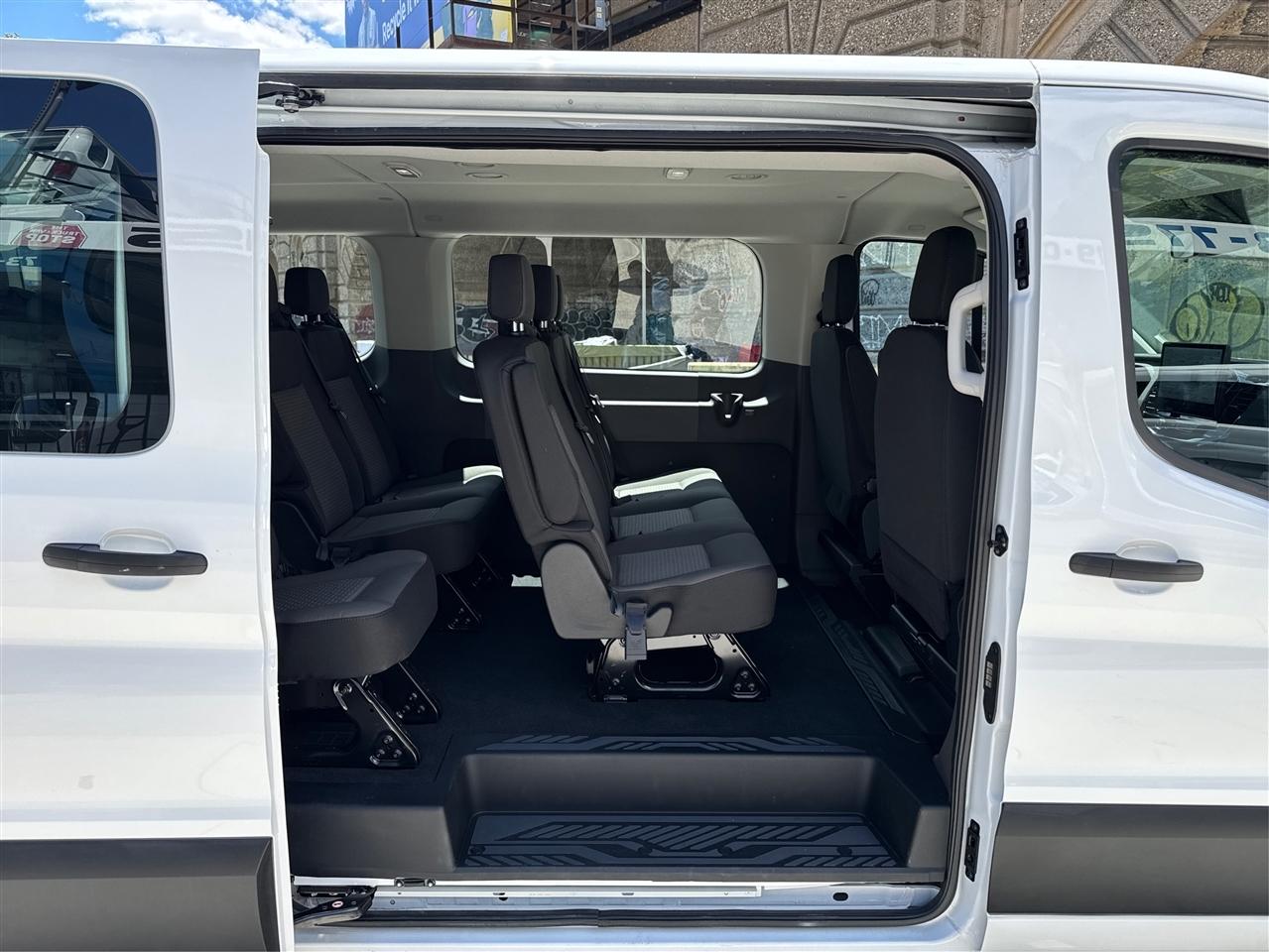 Ford Transit Passenger Wagon T-350 148" Low Roof XLT RWD 2026