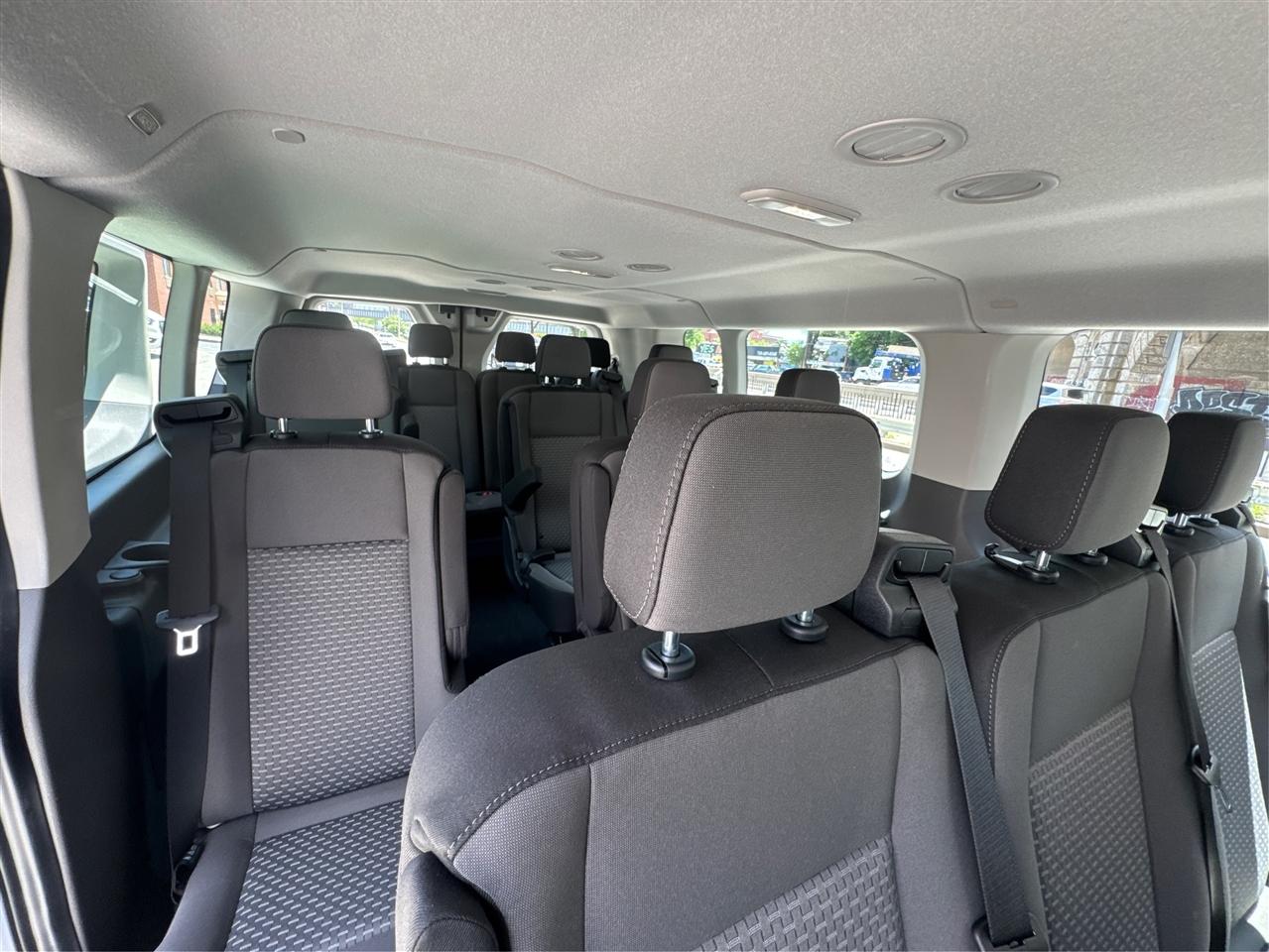 Ford Transit Passenger Wagon T-350 148" Low Roof XLT RWD 2026