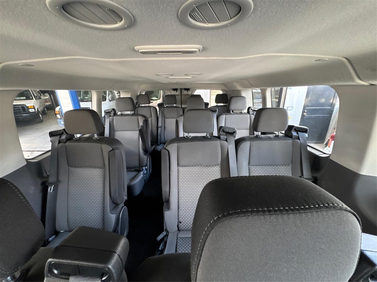 Ford Transit Passenger Wagon T-350 148" Low Roof XLT RWD 2026