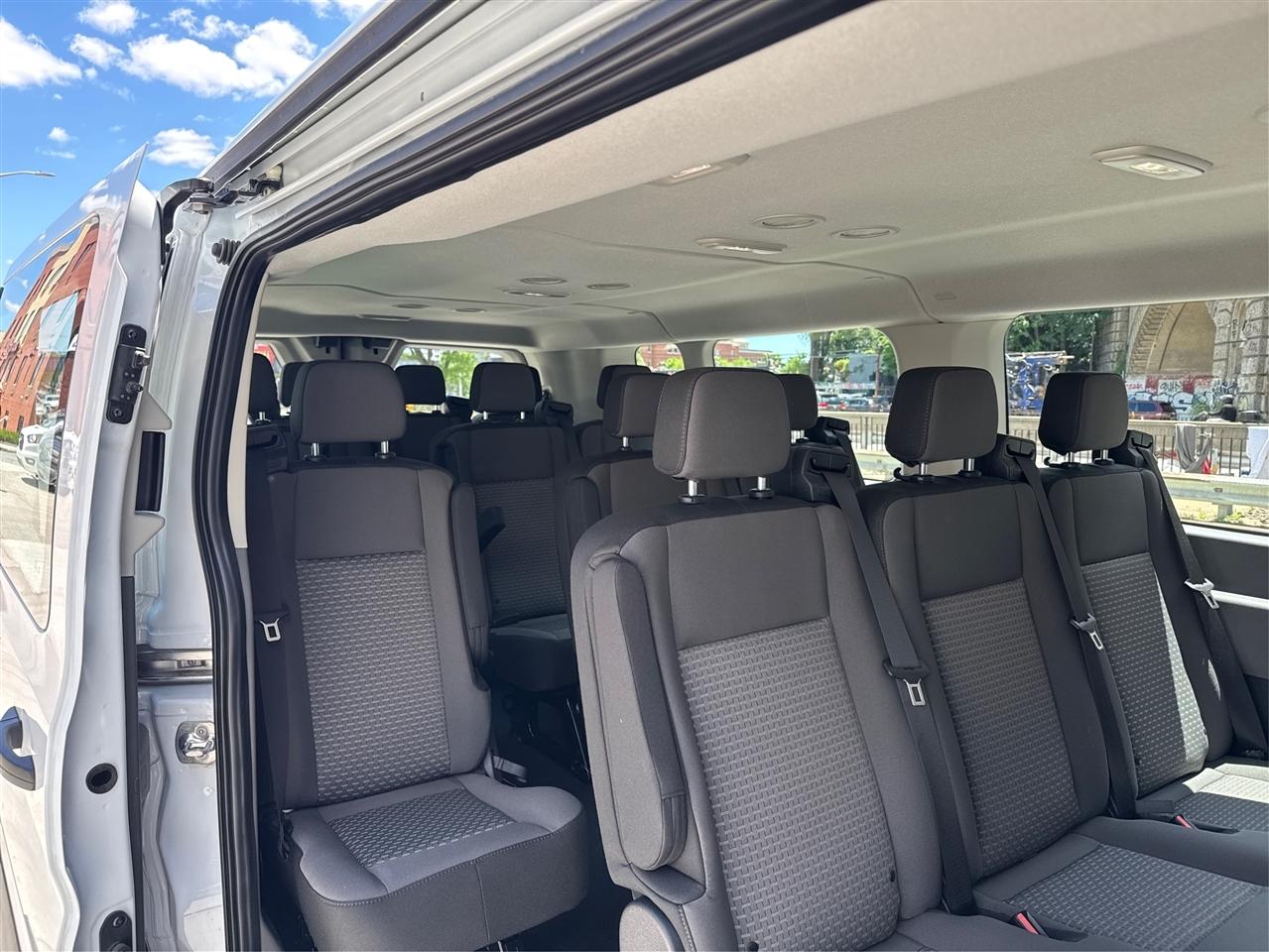 Ford Transit Passenger Wagon T-350 148" Low Roof XLT RWD 2026