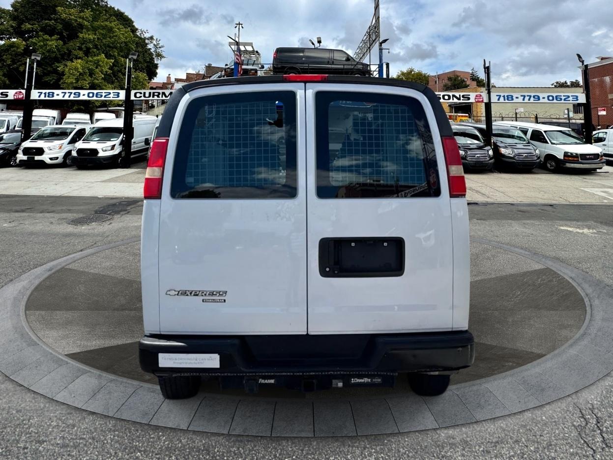 Chevrolet Express Cargo Van RWD 2500 135" 2015