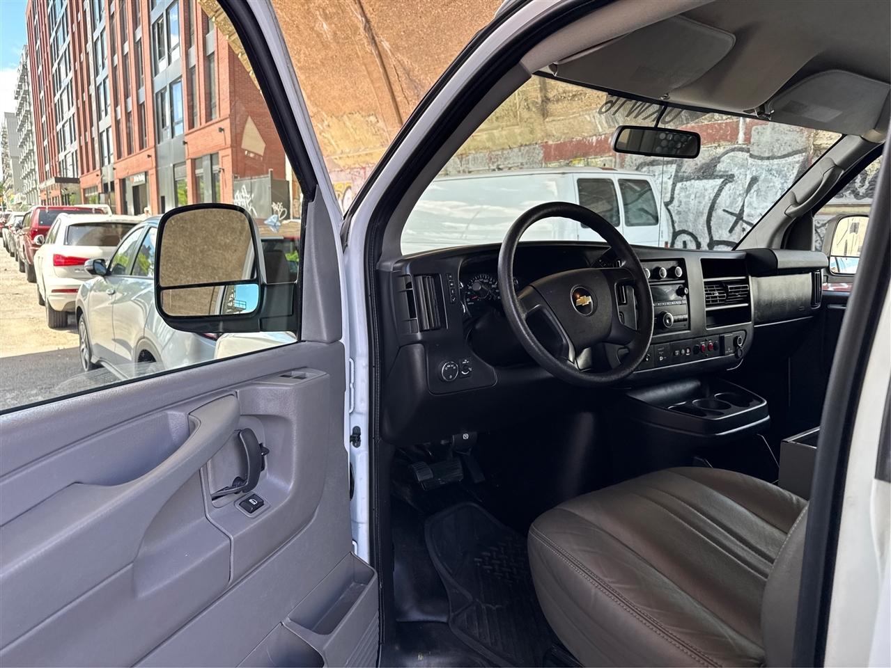 Chevrolet Express Cargo Van RWD 2500 135" 2015