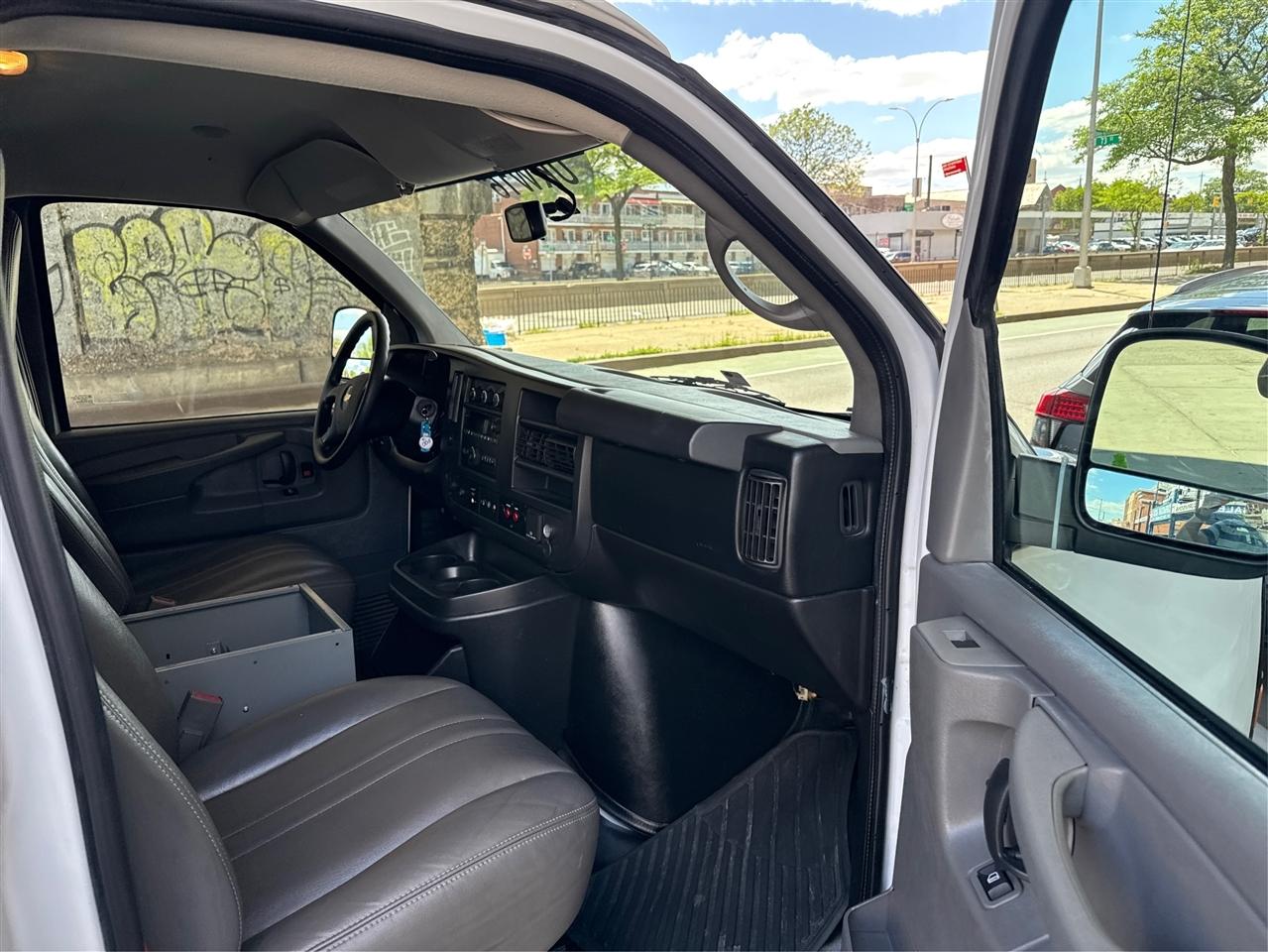 Chevrolet Express Cargo Van RWD 2500 135" 2015