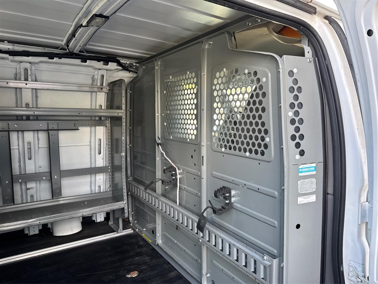 Chevrolet Express Cargo Van RWD 2500 135" 2015