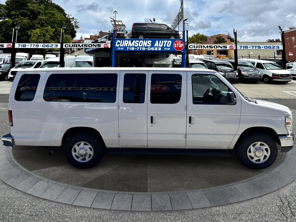 Ford Econoline Wagon E-350 Super Duty Ext XLT 2012