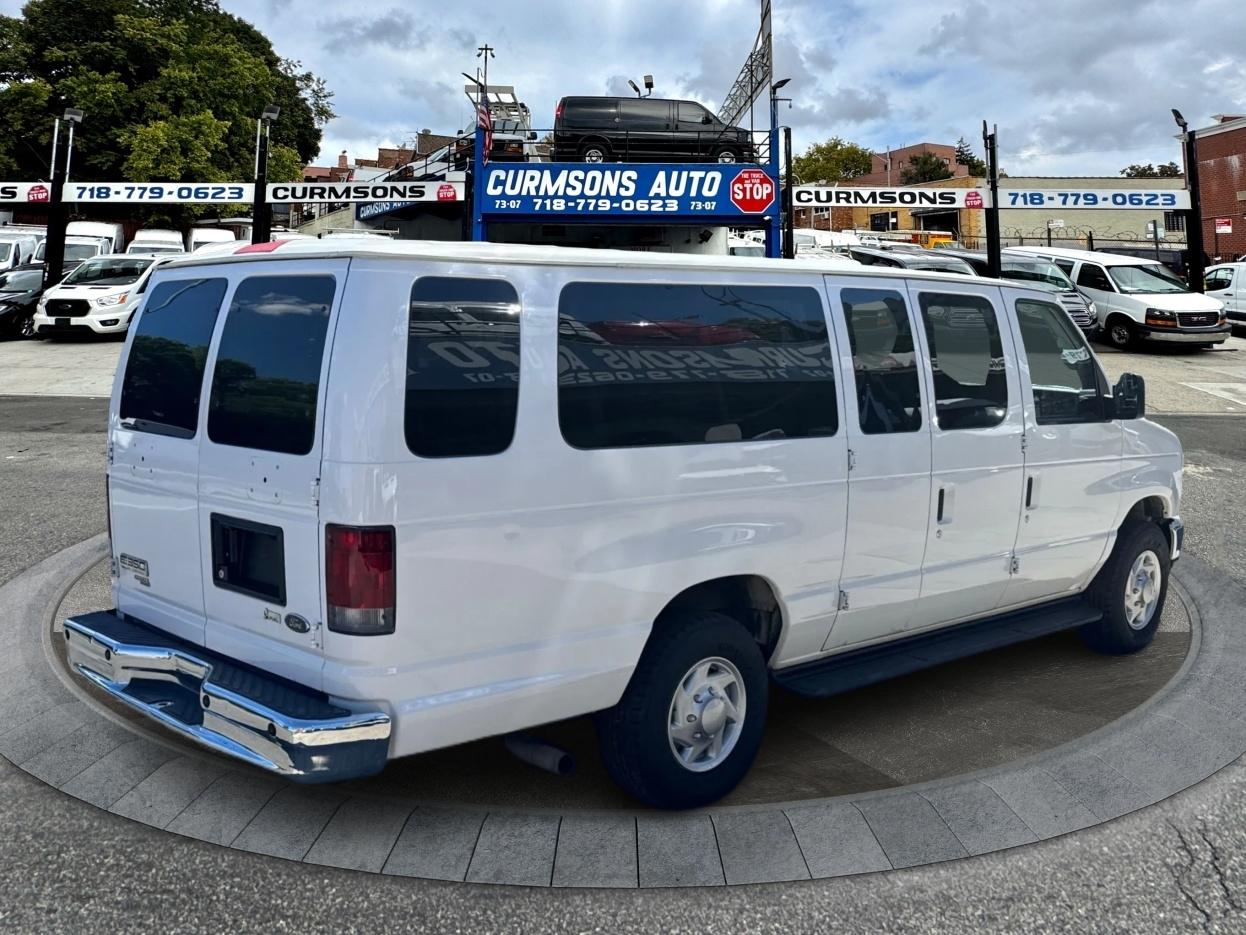 Ford Econoline Wagon E-350 Super Duty Ext XLT 2012