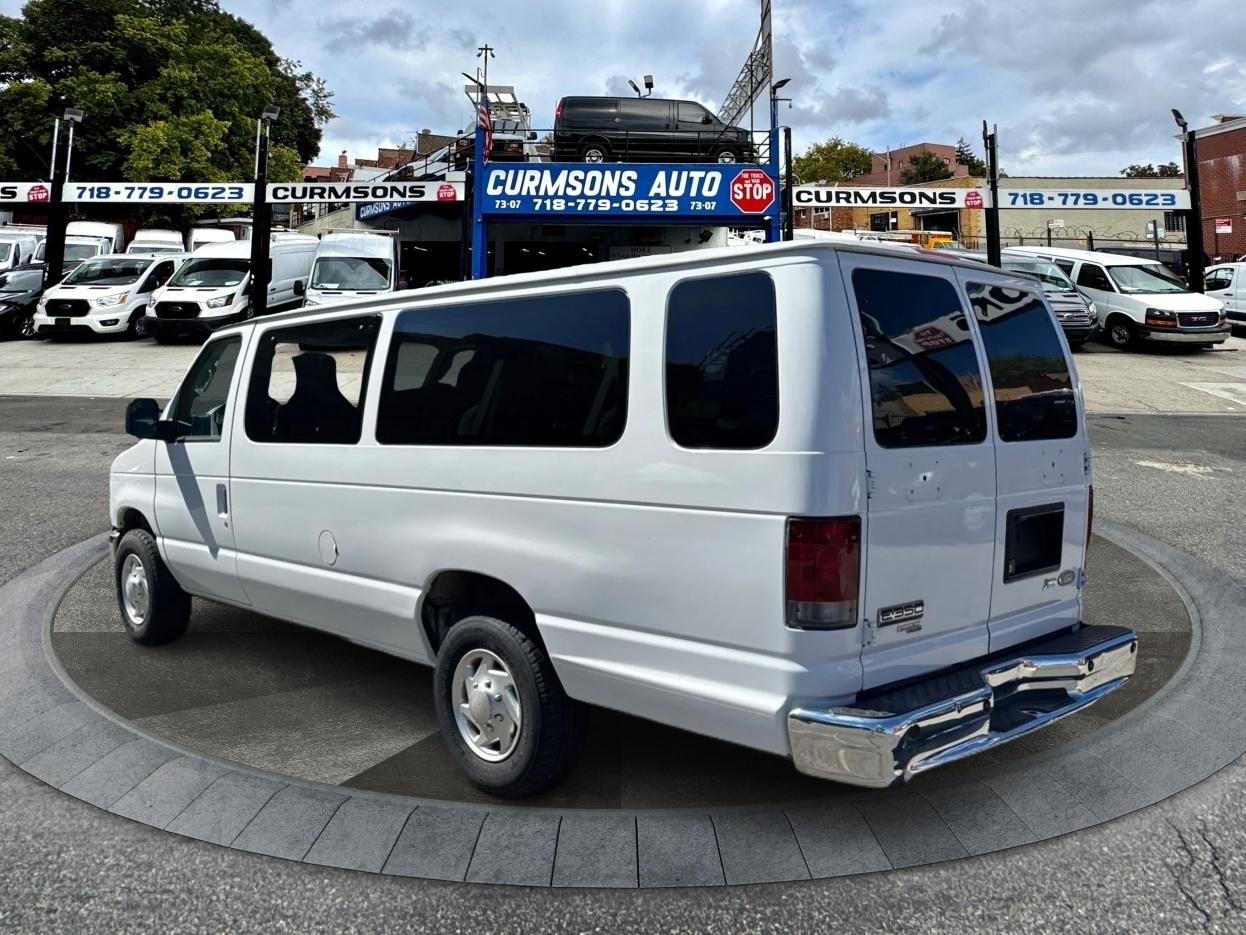 Ford Econoline Wagon E-350 Super Duty Ext XLT 2012