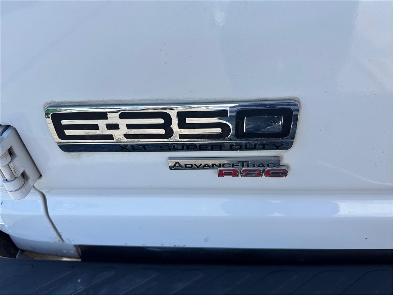 Ford Econoline Wagon E-350 Super Duty Ext XLT 2012