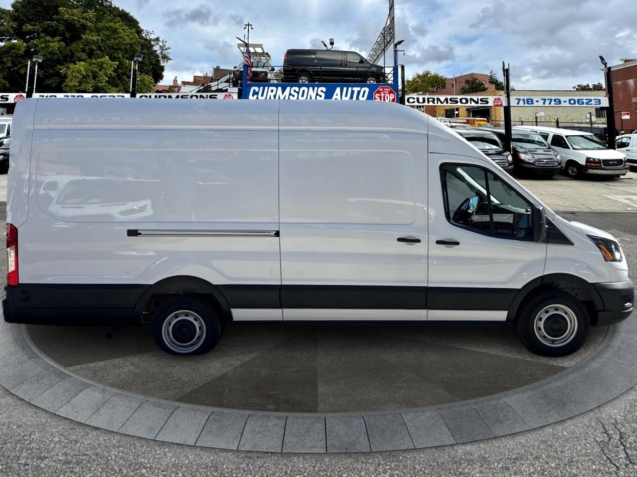 Ford Transit Cargo Van T-250 148" EL Hi Rf 9070 GVWR RWD 2025