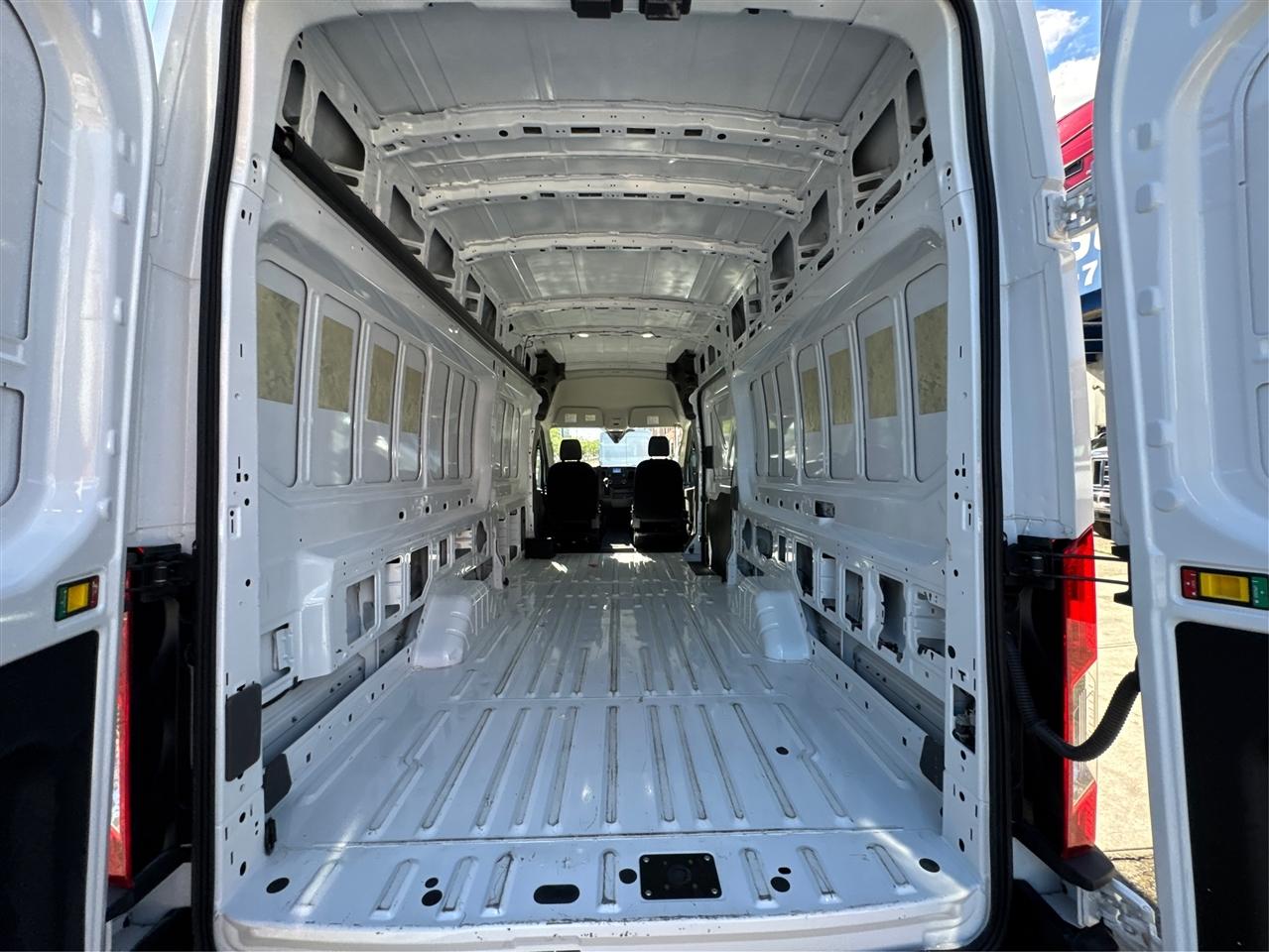 Ford Transit Cargo Van T-250 148" EL Hi Rf 9070 GVWR RWD 2025