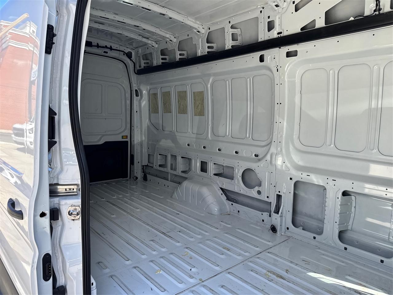 Ford Transit Cargo Van T-250 148" EL Hi Rf 9070 GVWR RWD 2025