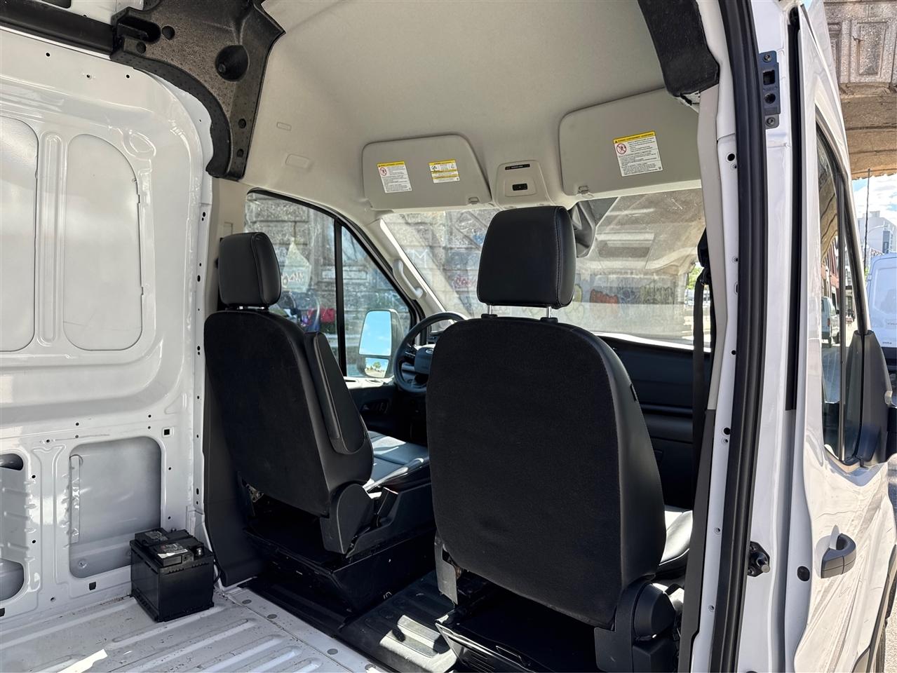 Ford Transit Cargo Van T-250 148" EL Hi Rf 9070 GVWR RWD 2025