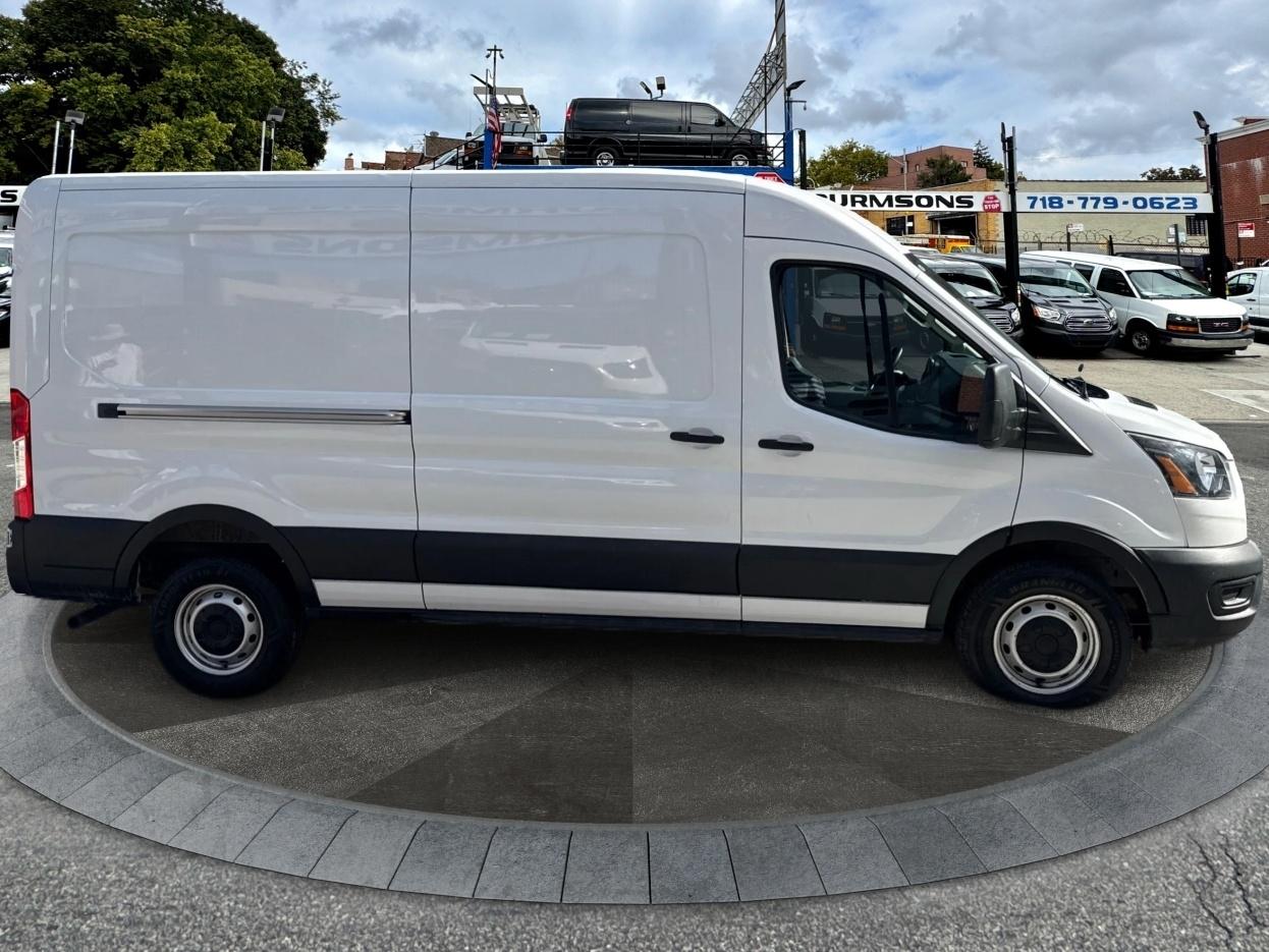 Ford Transit Cargo Van T-250 148" Med Rf 9070 GVWR RWD 2025