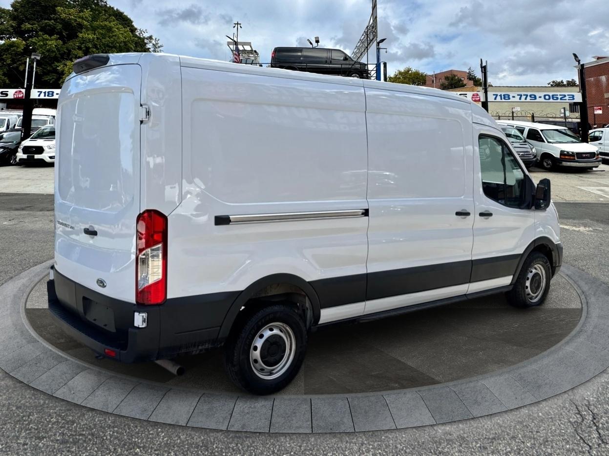 Ford Transit Cargo Van T-250 148" Med Rf 9070 GVWR RWD 2025