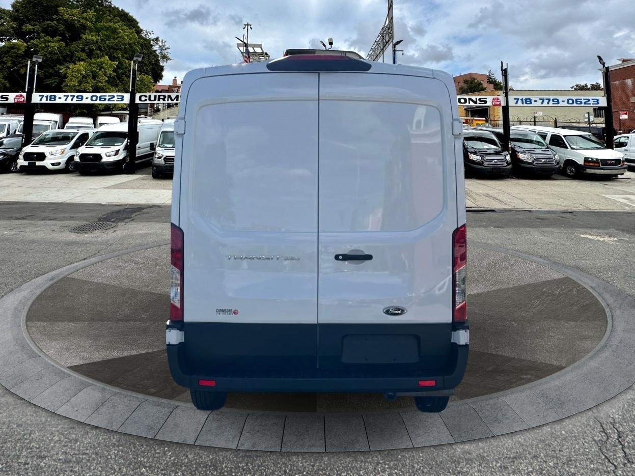 Ford Transit Cargo Van T-250 148" Med Rf 9070 GVWR RWD 2025