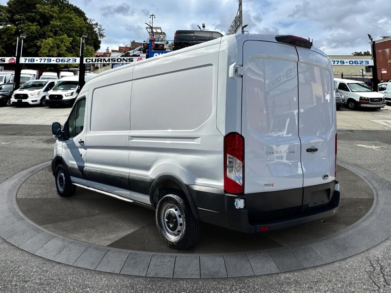 Ford Transit Cargo Van T-250 148" Med Rf 9070 GVWR RWD 2025