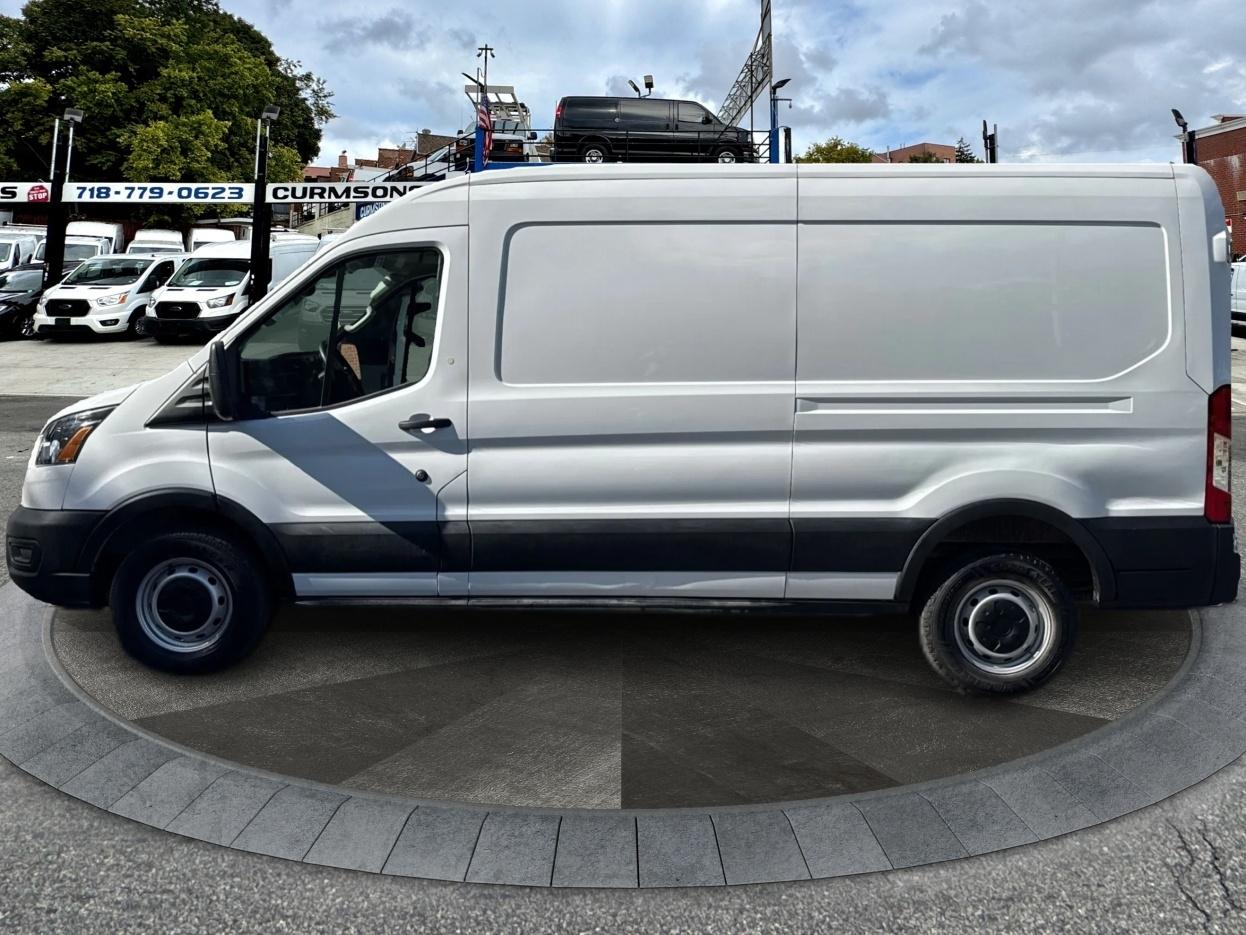 Ford Transit Cargo Van T-250 148" Med Rf 9070 GVWR RWD 2025