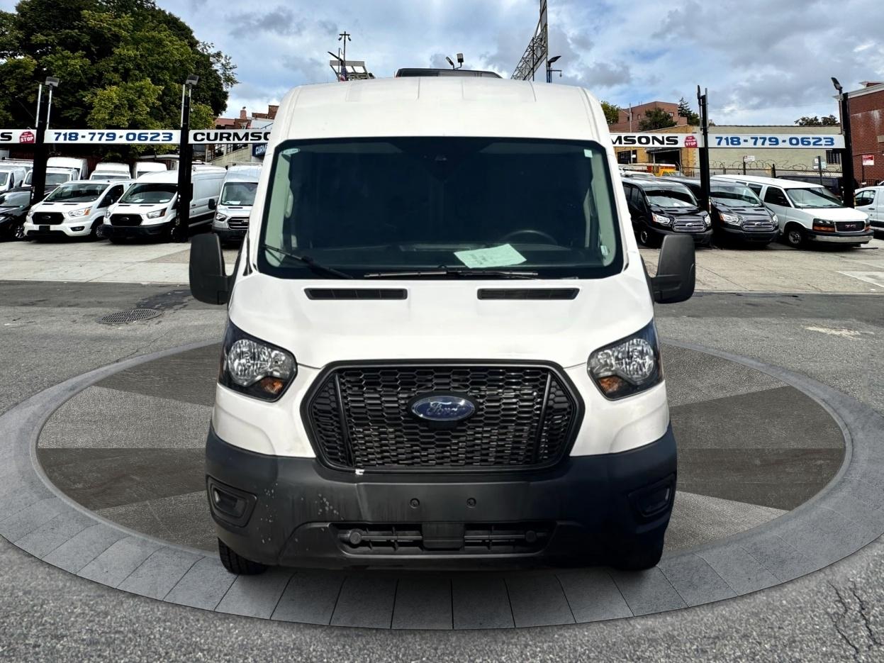 Ford Transit Cargo Van T-250 148" Med Rf 9070 GVWR RWD 2025