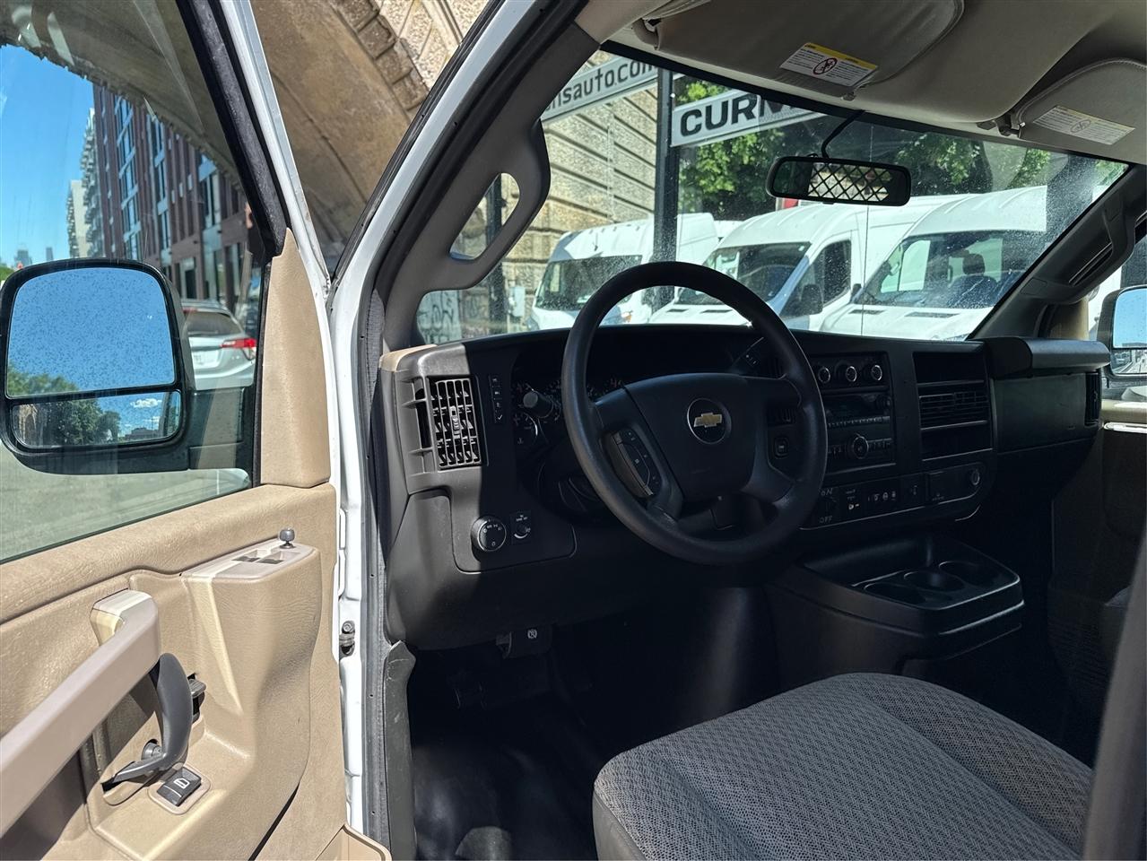 Chevrolet Express Cargo Van RWD 2500 135" 2017