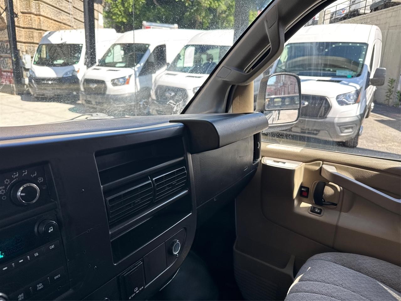 Chevrolet Express Cargo Van RWD 2500 135" 2017