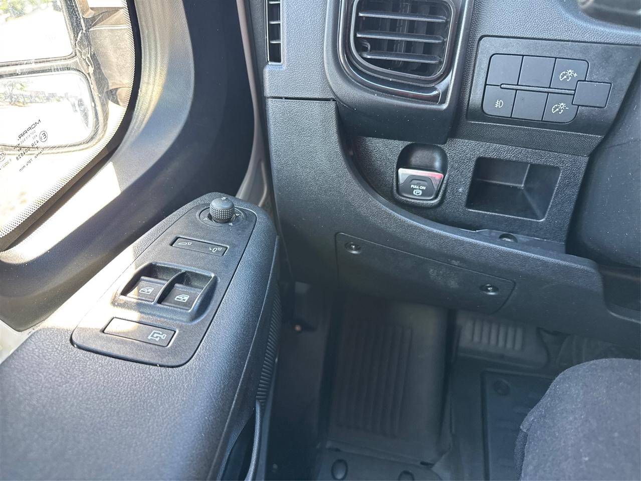 RAM ProMaster Cargo Van Tradesman 2500 Low Roof 136" WB w/Pass Seat 2025