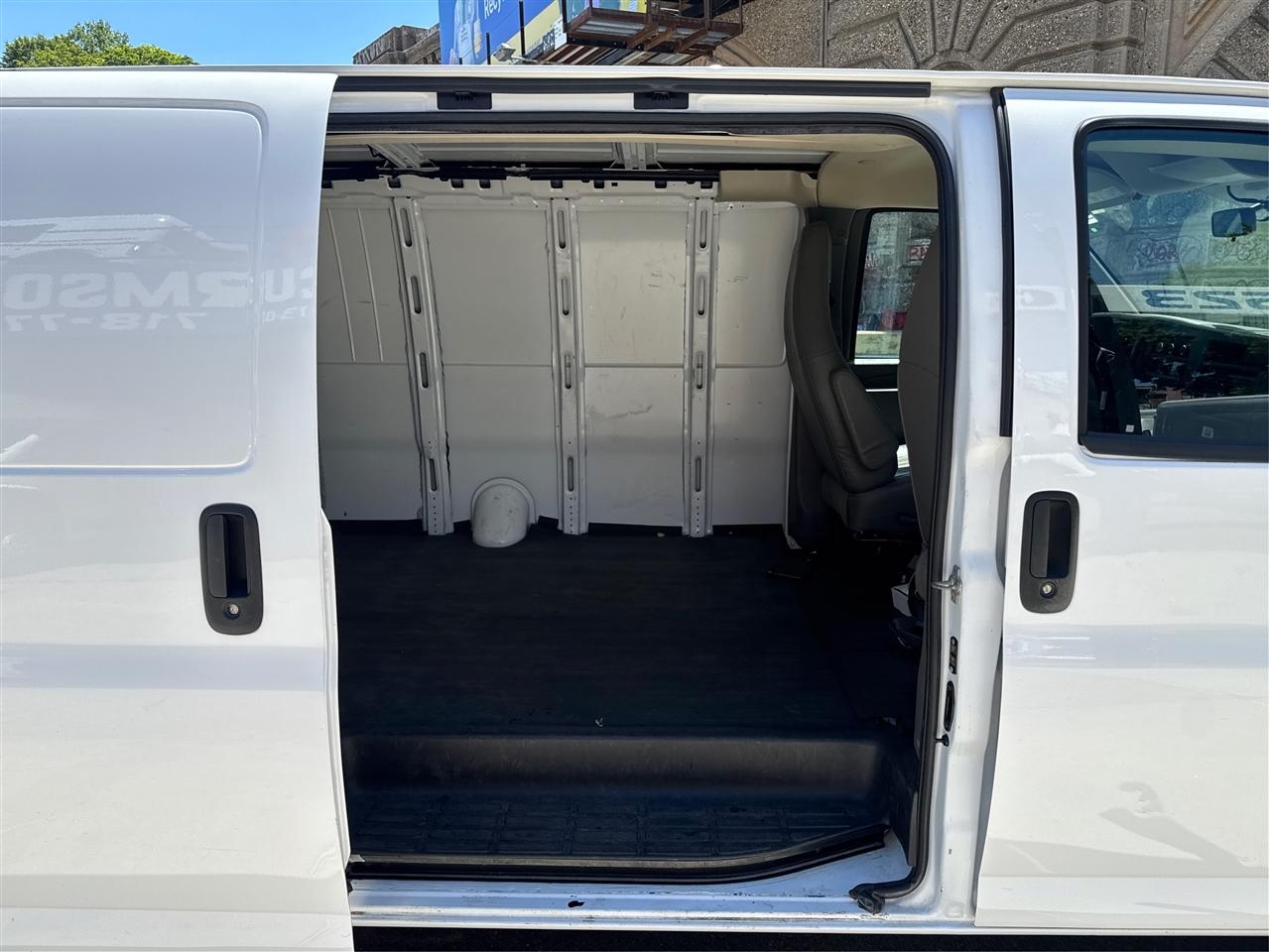 Chevrolet Express Cargo Van RWD 2500 155" 2023
