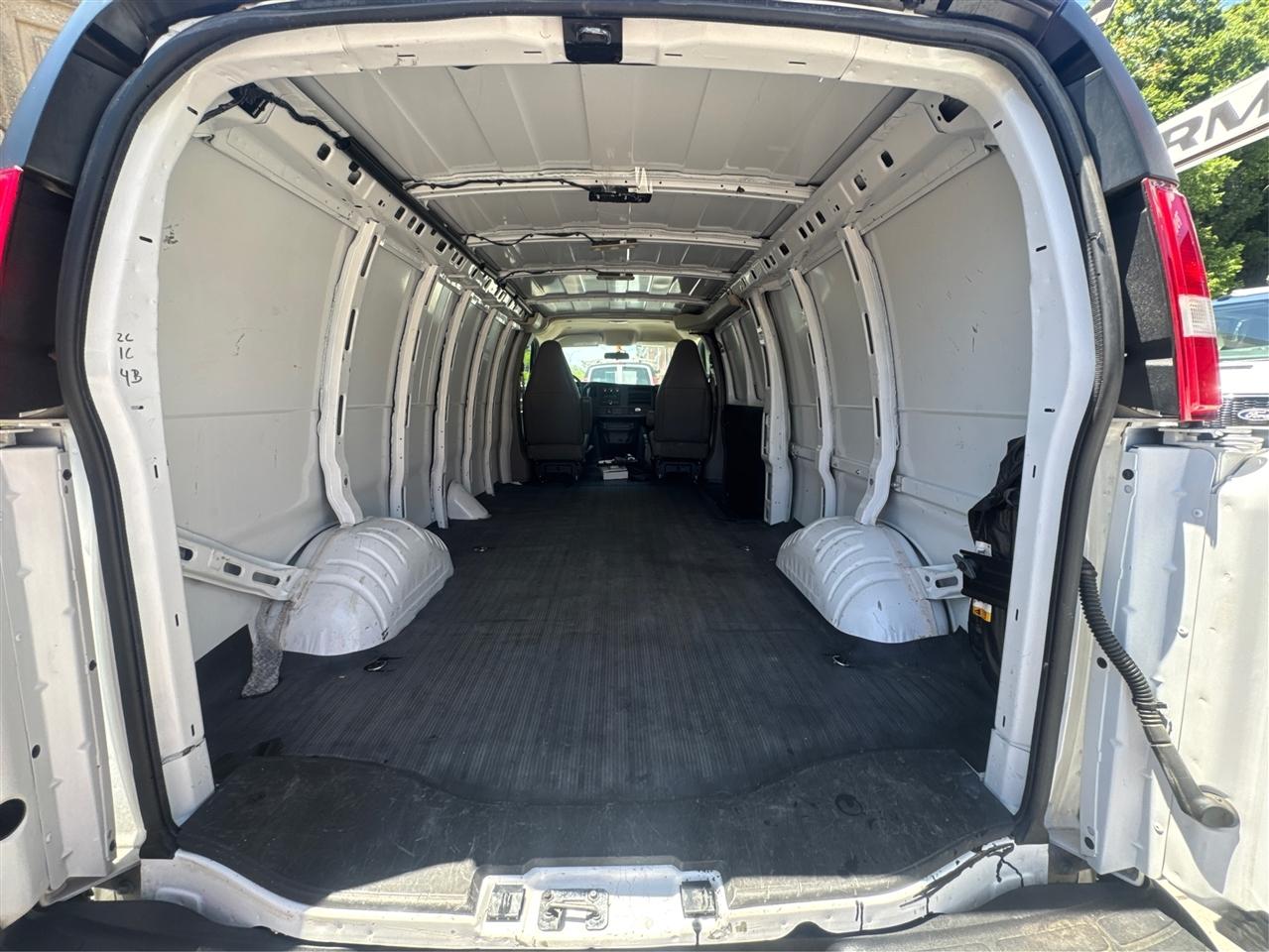 Chevrolet Express Cargo Van RWD 2500 155" 2023