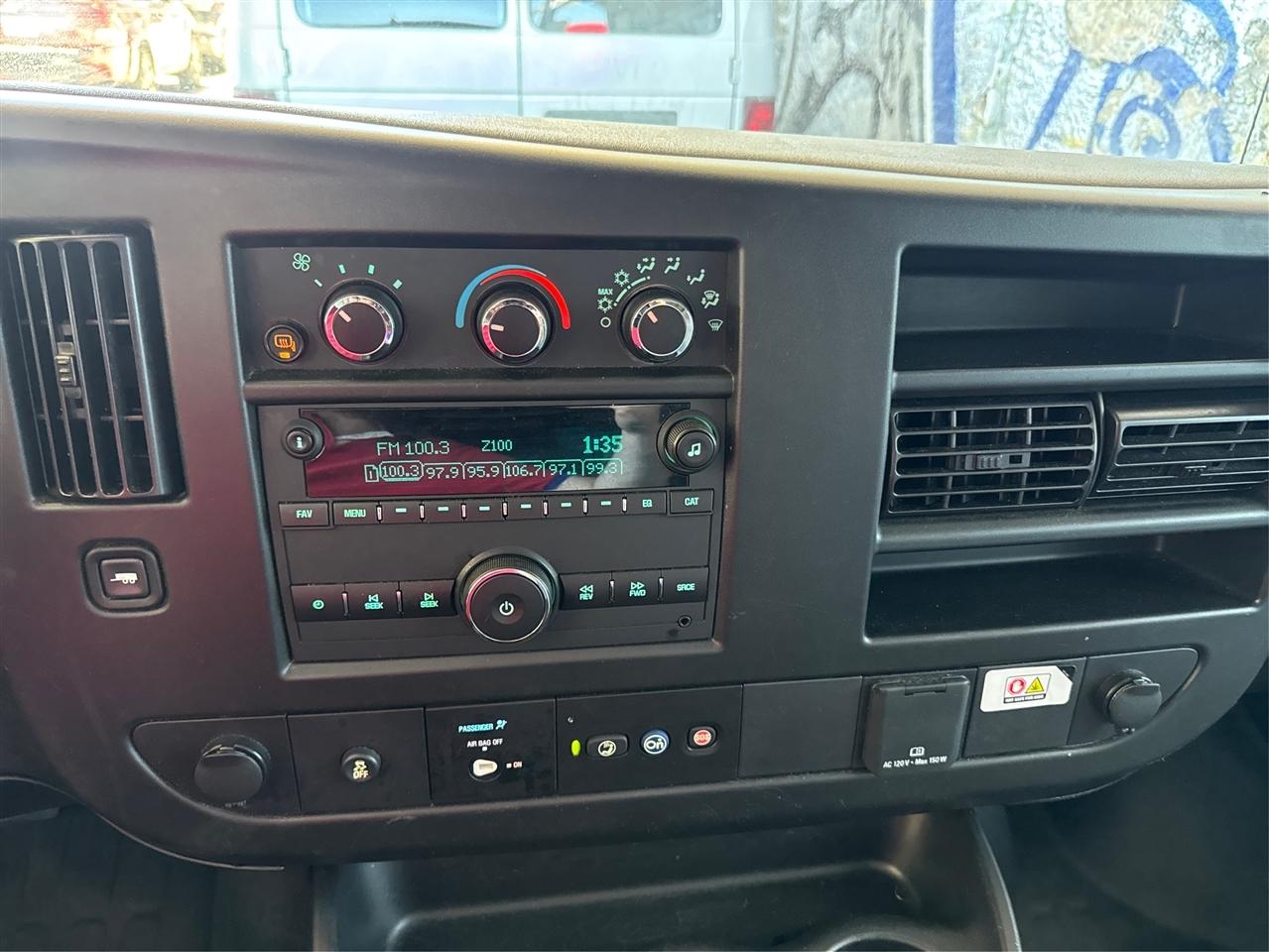Chevrolet Express Cargo Van RWD 2500 155" 2023