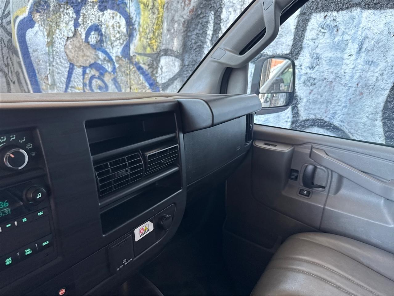 Chevrolet Express Cargo Van RWD 2500 155" 2023