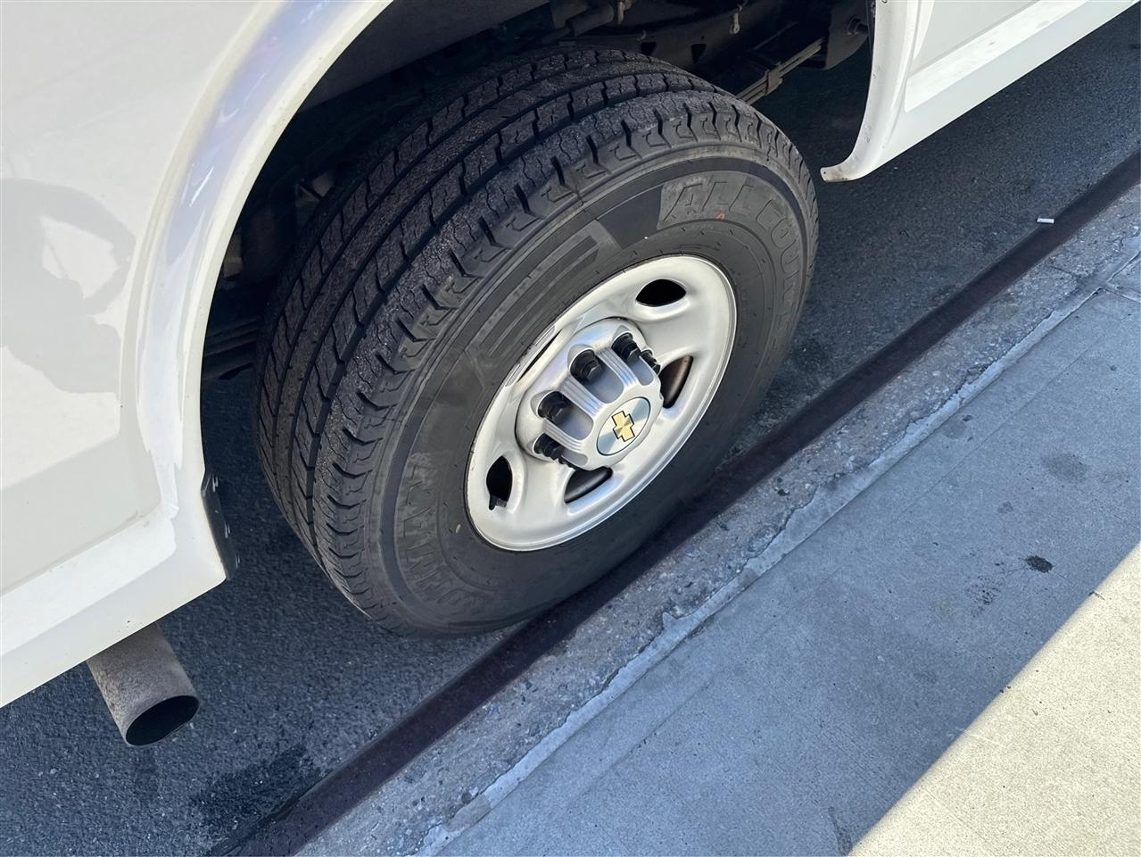 Chevrolet Express Cargo Van RWD 2500 155" 2023