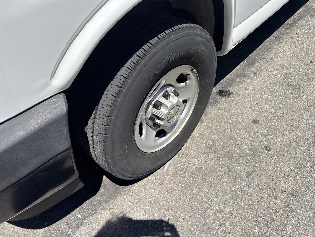 Chevrolet Express Cargo Van RWD 2500 155" 2023