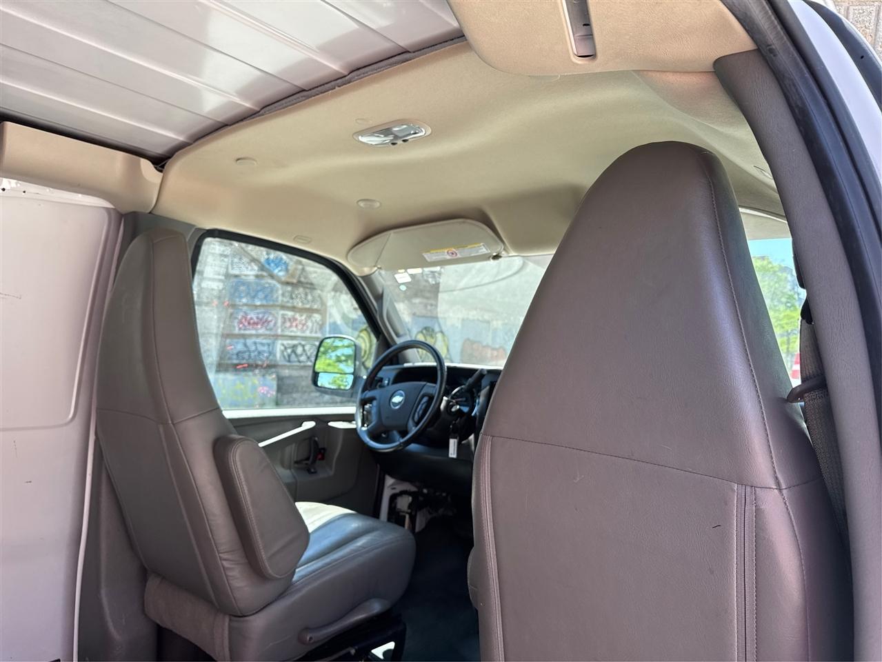 Chevrolet Express Cargo Van RWD 2500 155" 2023