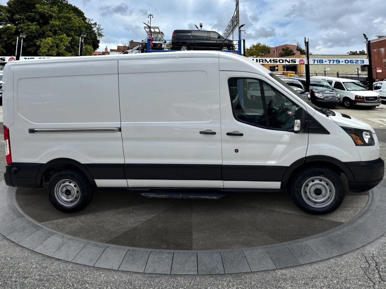 Ford Transit Van T-150 148" Med Rf 8600 GVWR Sliding RH Dr 2019