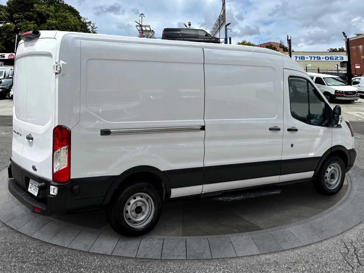 Ford Transit Van T-150 148" Med Rf 8600 GVWR Sliding RH Dr 2019