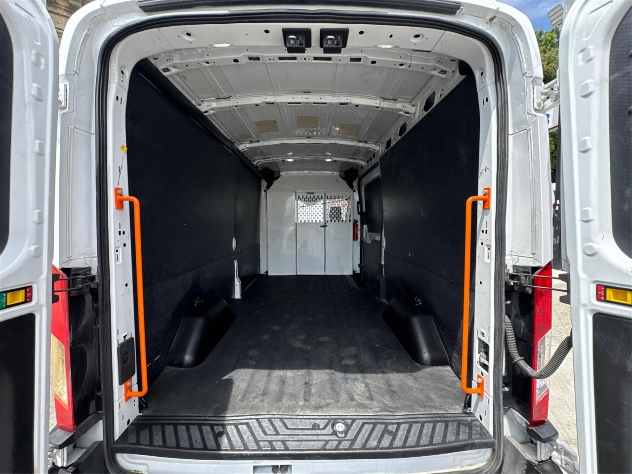 Ford Transit Van T-150 148" Med Rf 8600 GVWR Sliding RH Dr 2019