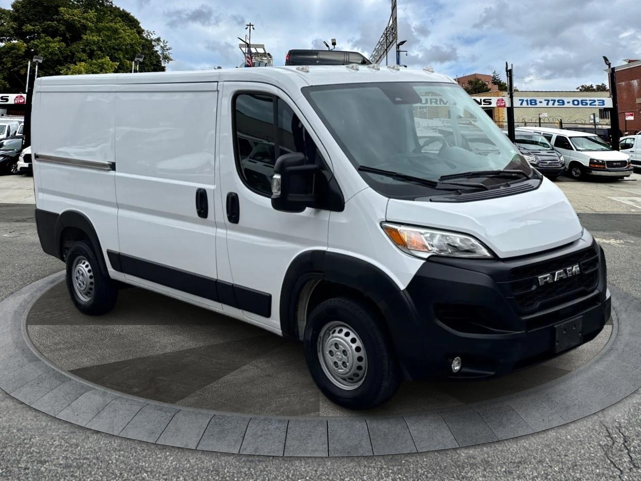 2025 RAM ProMaster Cargo Van Tradesman 2500 Low Roof 136" WB w/Pass Seat