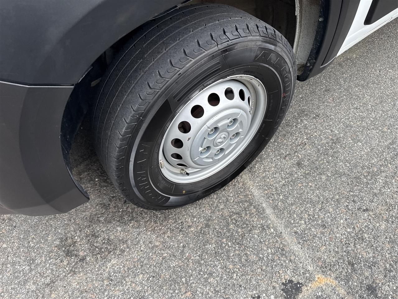 RAM ProMaster Cargo Van Tradesman 2500 Low Roof 136" WB w/Pass Seat 2025