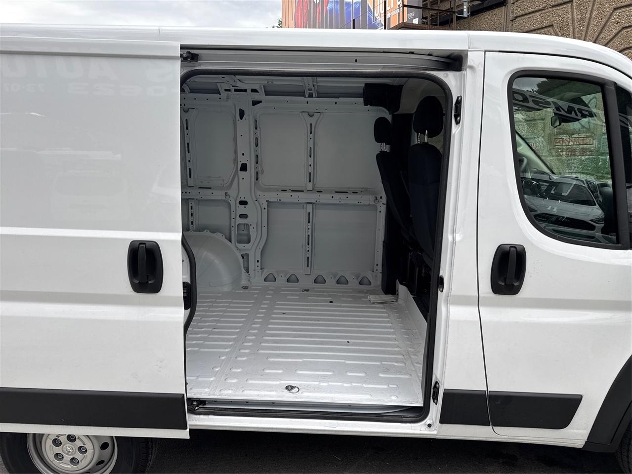 RAM ProMaster Cargo Van 1500 Low Roof 118" WB 2023