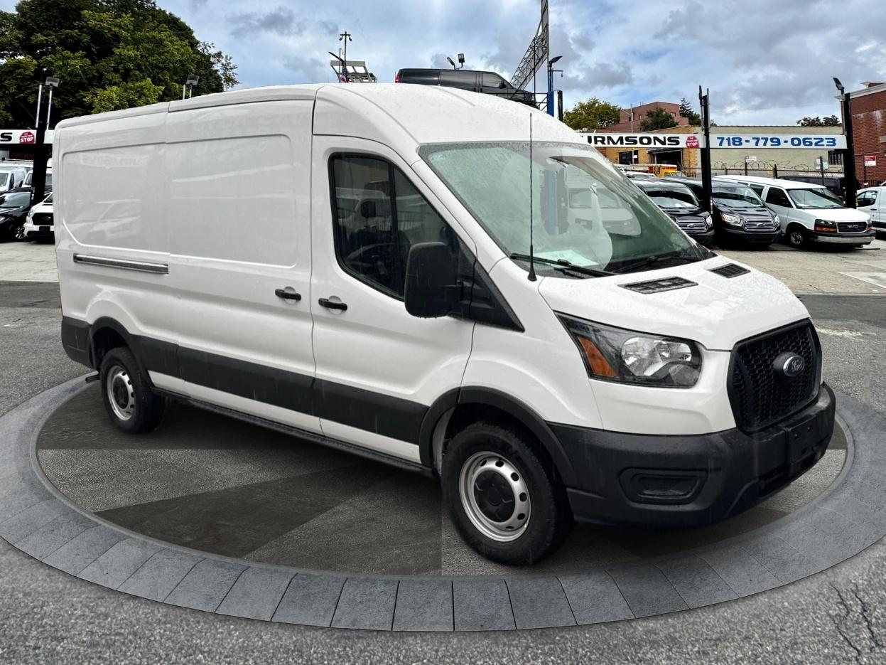 Ford Transit Cargo Van T-250 148" Med Rf 9070 GVWR RWD 2025